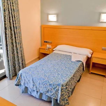 Vibra S'estanyol Hotel 3*